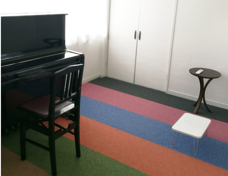 アップライトピアノ Room 1